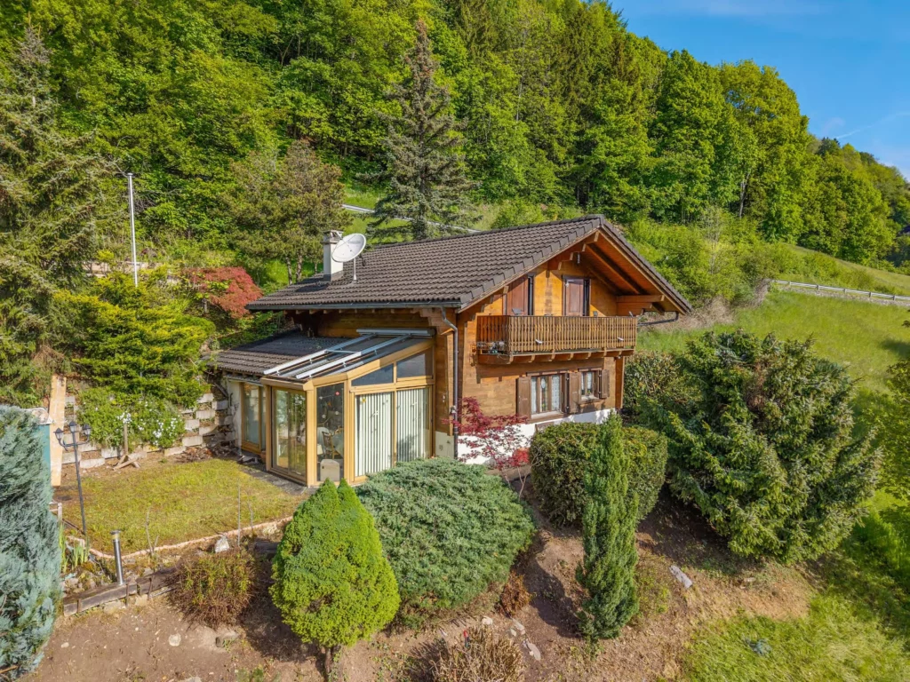 Troistorrents – Chalet 4 pièces avec cachet et vue