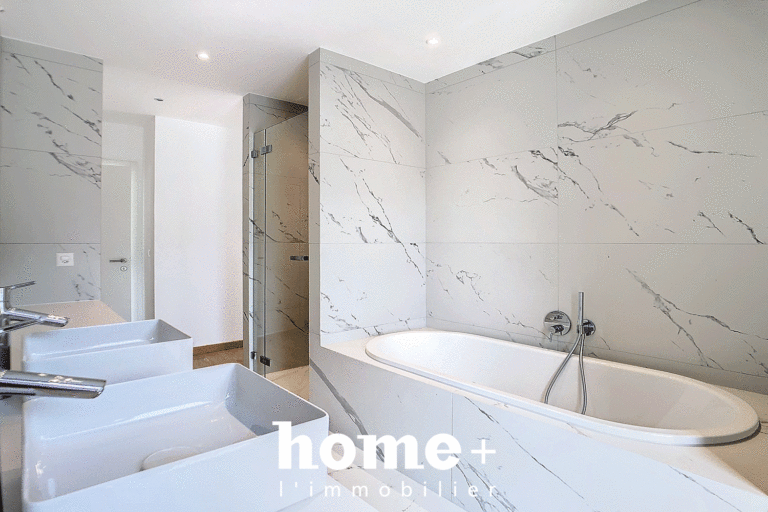 Magnifique appartement traversant en attique de 4,5 pièces