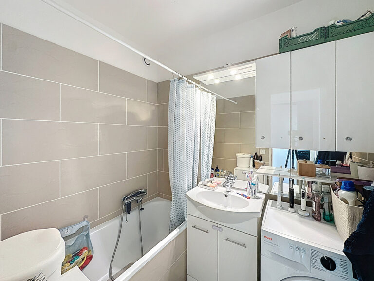 Gland – Appartement traversant avec vue