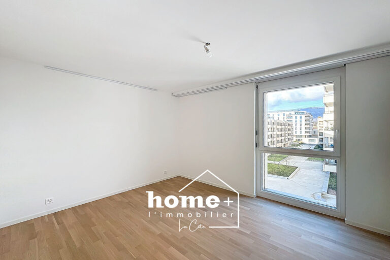 Grand 2,5 pièces moderne au dernier étage