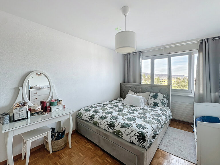 Gland – Appartement traversant avec vue