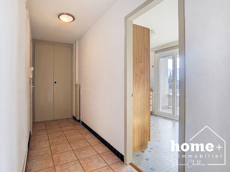 Appartement de 3,5 pièces avec vue dégagée et potentiel