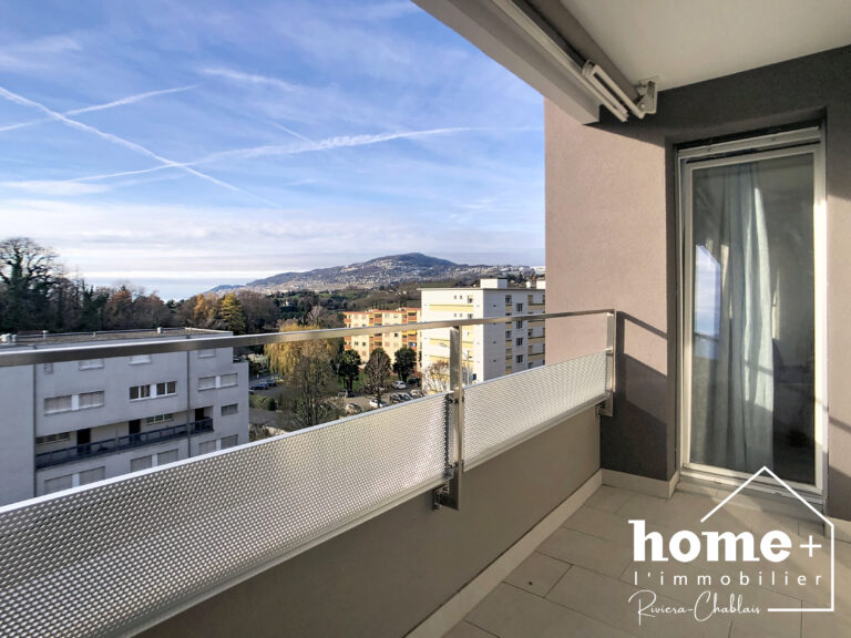 Appartement de 3,5 pièces avec vue dégagée et potentiel