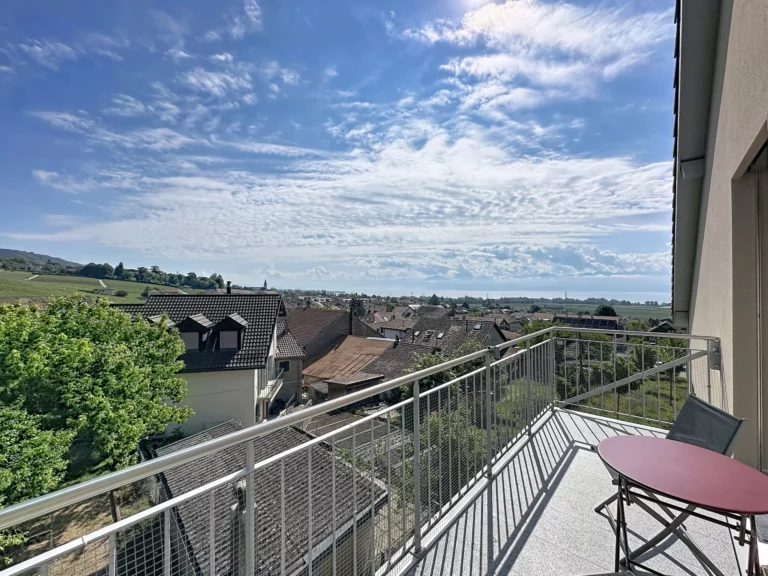 Gilly – Appartement en attique avec vue lac